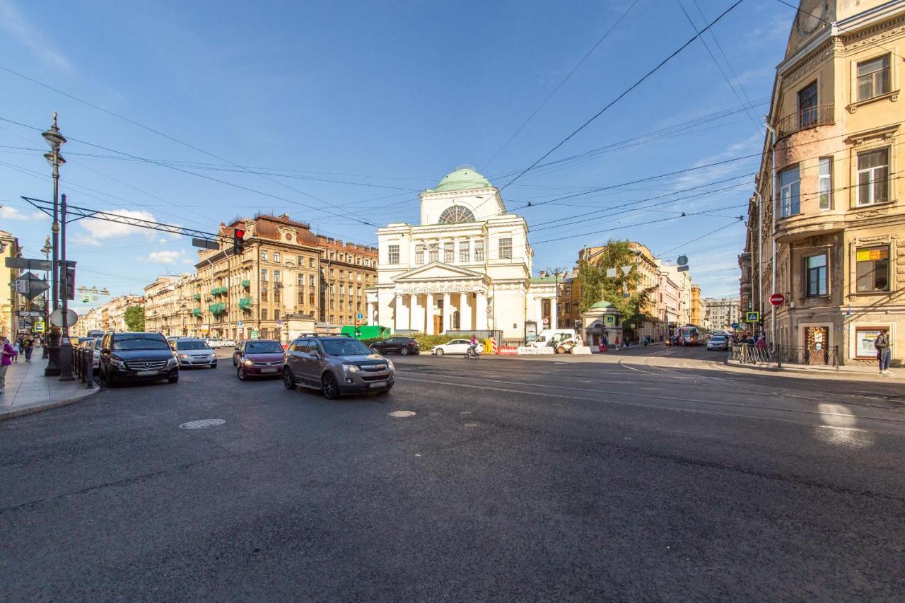 Dostoevskinn Kuznechniy Saint Petersburg Bagian luar foto